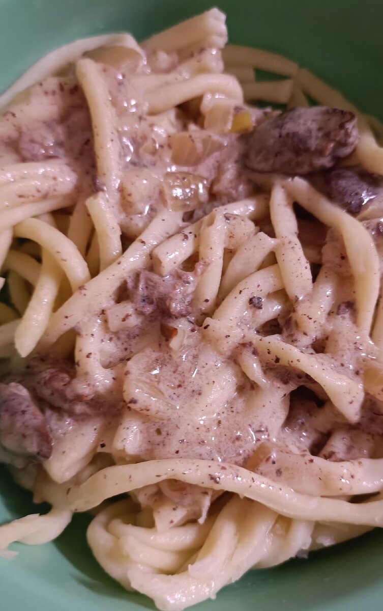 на фото,макароны с сердечками