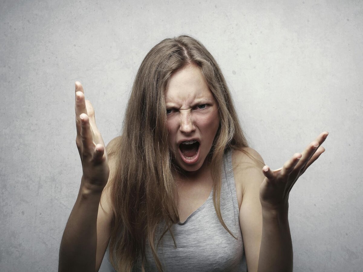 Если ответить агрессору злостью, то неизбежен открытый конфликт. Решить его конструктивно уже вряд ли получится. Фото с сайта pexels.com, используется по лицензии Creative Commons