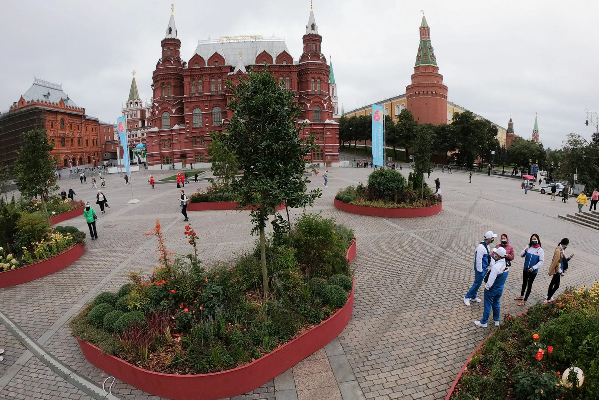 Манежная площадь Москва летом 2024. Цветочный джем 2022 Москва. Манежная площадь цветочный джем. Фестиваль цветочный джем в Москве.