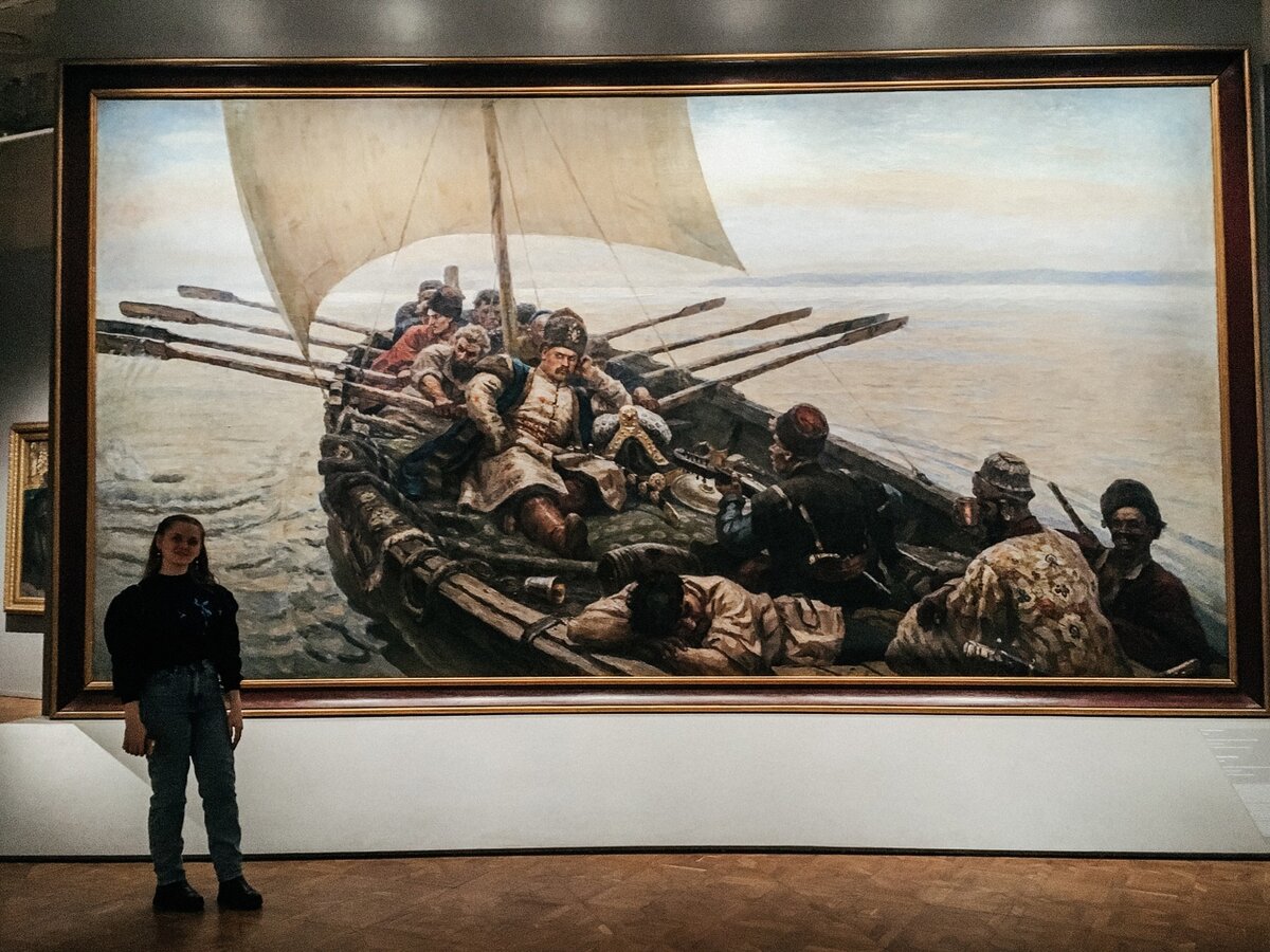 Картина "Степан Разин" на выставке в Русском музее.
