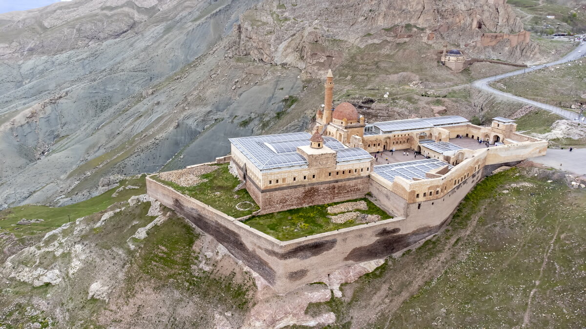 Дворец Исхак-паши недалеко от Догубаязита на востоке Турции. Фото: Envato Elements