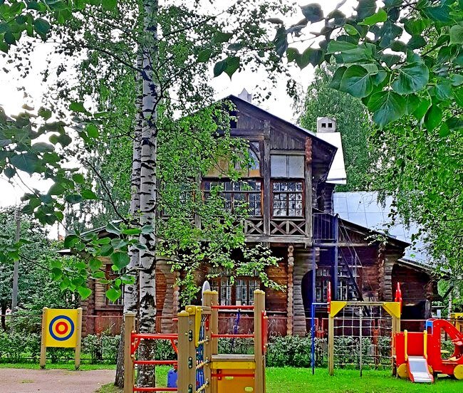 Дом Л.В. Гапонова /фото из личного архива/