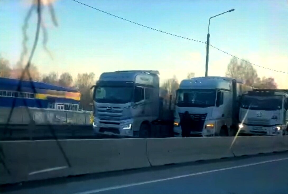 Плотненько так встали 😂