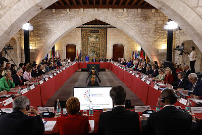 Thorton/Keystone Press Agency 