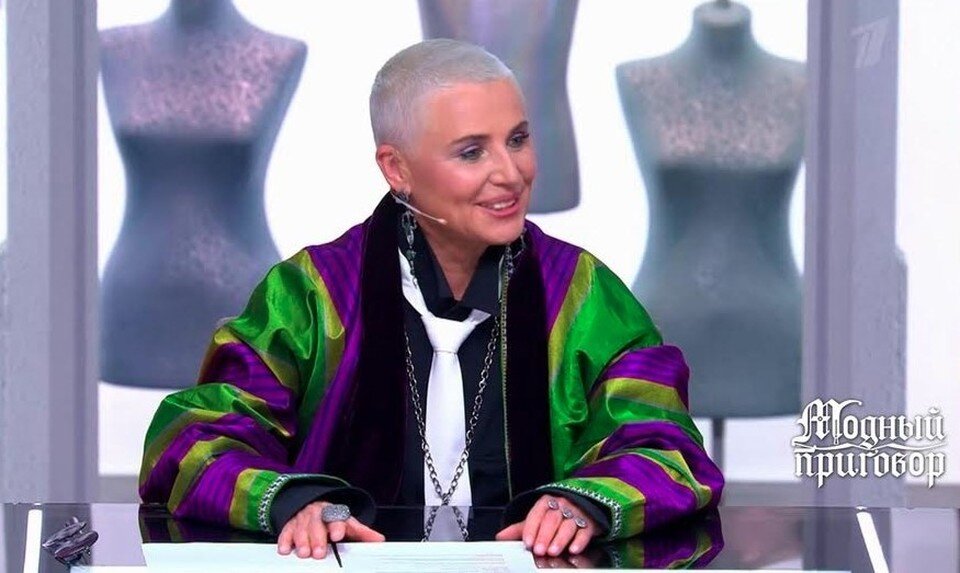    Место Александра Васильева с 23 апреля 2024 года в «Модном приговоре» заняла стилист Лилия Рах.