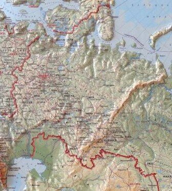 Уральский хребет спускается с крайнего севера прямо на границу с Казахстаном. В этой самой точке на границе и находится "копчик Урала" Новотроицк. А справа от него - Орск. 