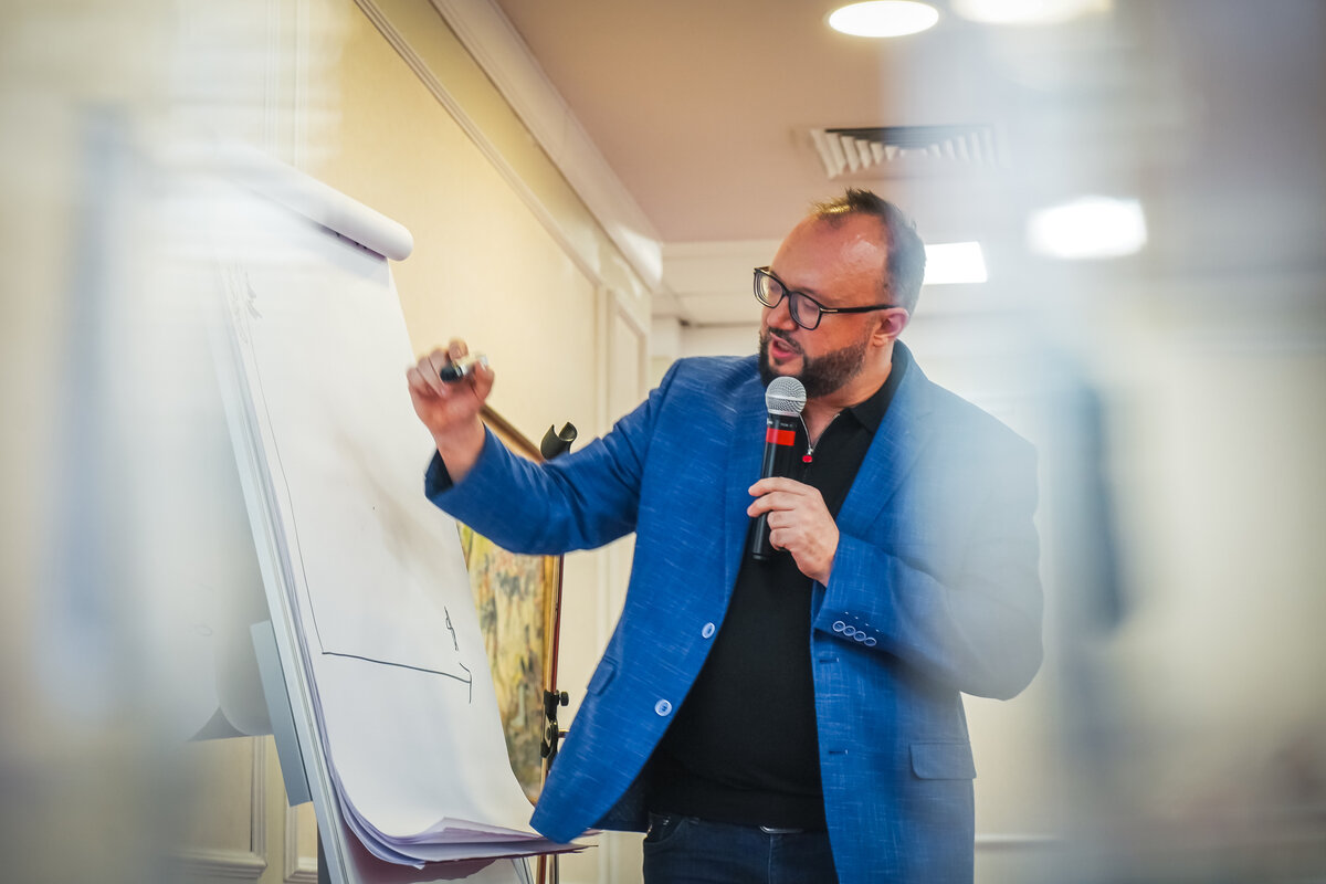 Евгений Колотилов, тренер по продажам