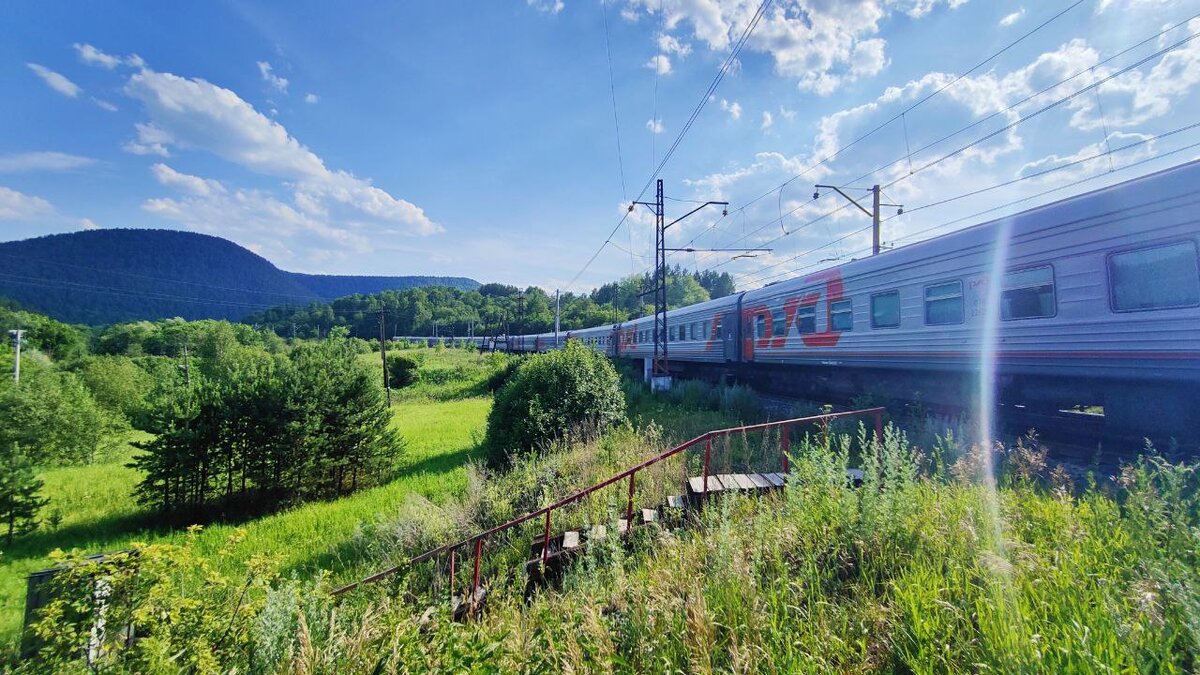 поезд РЖД, поселок Вязовая, Челябинская область