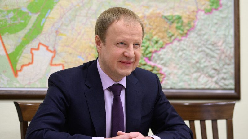     Губернатор Виктор Томенко. Дмитрий Лямзин.