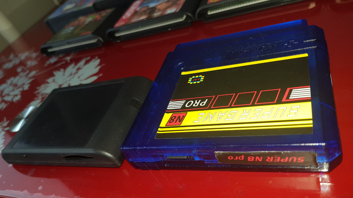 Флеш картриджи для Sega и Dendy стоимость черного (Sega) была 2000 р. А синий (Dendy) 6500 р. 