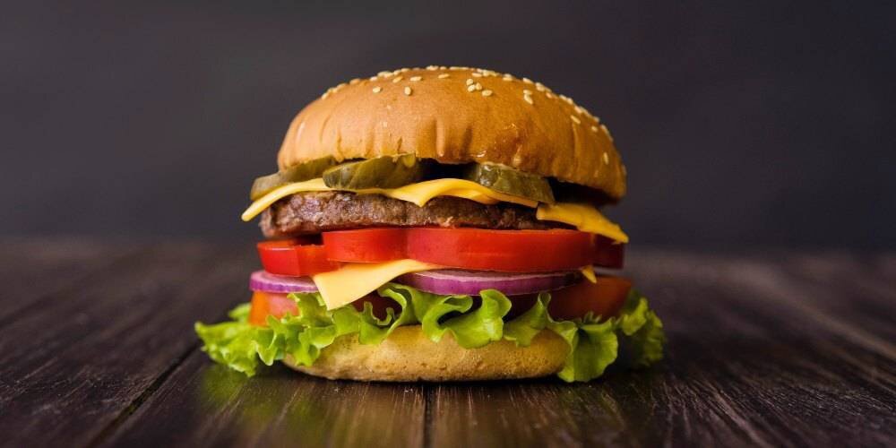 Иногда причиной того, что вы испытываете приступы голода, может быть внешний вид еды, а не то, что вашему телу и мозгу не хватает топлива для оптимального функционирования. Итак, прежде чем продолжить, давайте выясним, что такое аппетит, голод и реальная разница между ними.