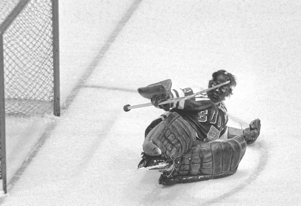  1974. Хельсинки. Чемпионат мира. Голкипер сборной Финляндии Стиг Ветцель уличенный в применении эфедрина и дисквалифицированный