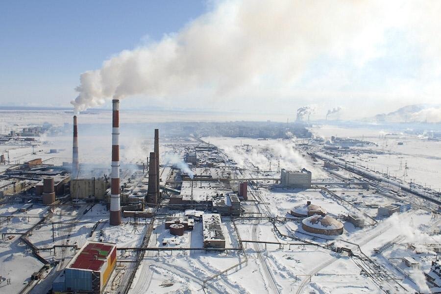 Заводы норильска адреса. Норильский Медно-никелевый комбинат. Медный завод Норникель. Надеждинский медный завод Норильск. ГМК Норникель заводы.