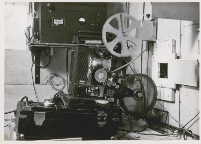 Кинопроектор. КЛ Бухенвальд. 1943.