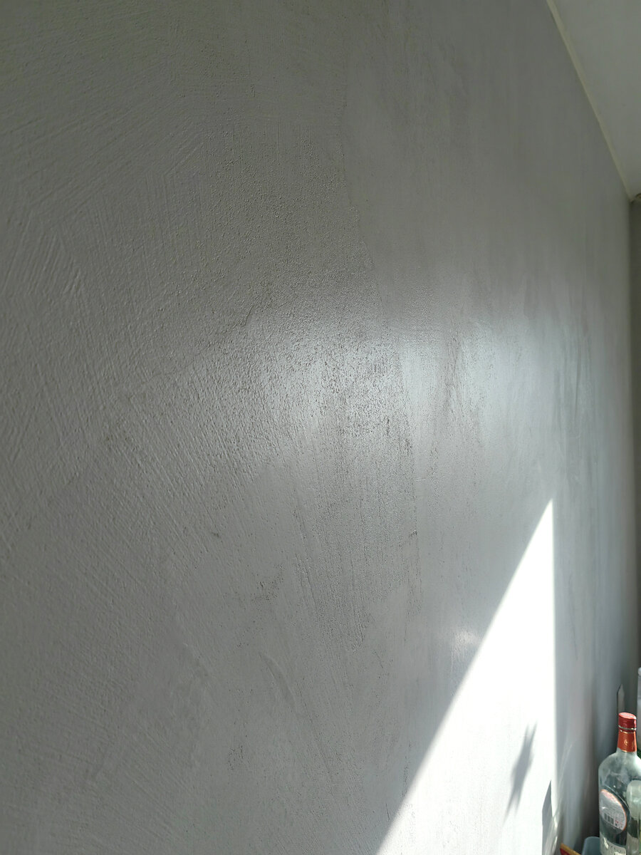 покрытые лаком стены доставляют непередаваемые тактильные ощущения, обожаю