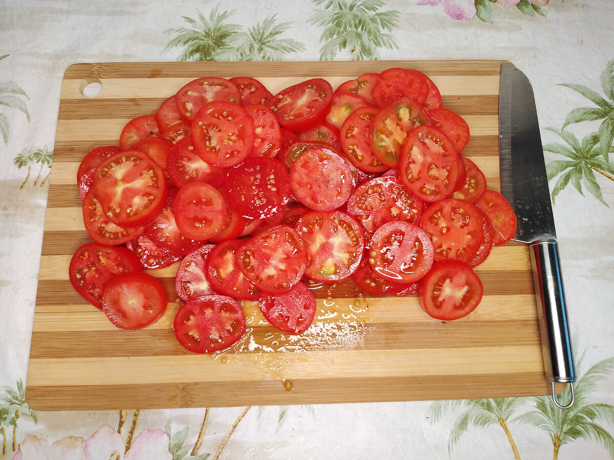 Пикантная закуска для шашлыка из помидоров и лука | Вкуснота в деталях |  Дзен