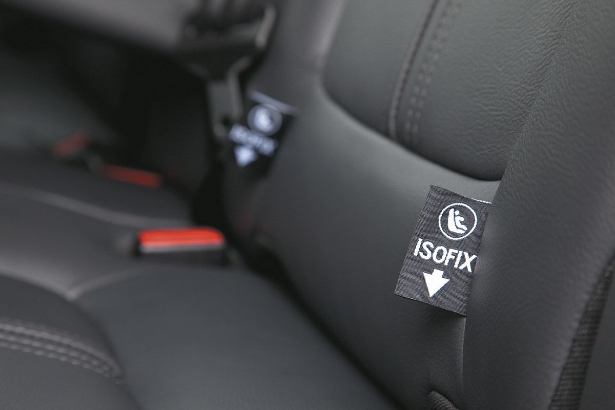 Как крепить детское автокресло в автомобиле? Способы крепления ISOFIT и  ISOFIX, в чем разница? | Детские товары Farfello | Дзен