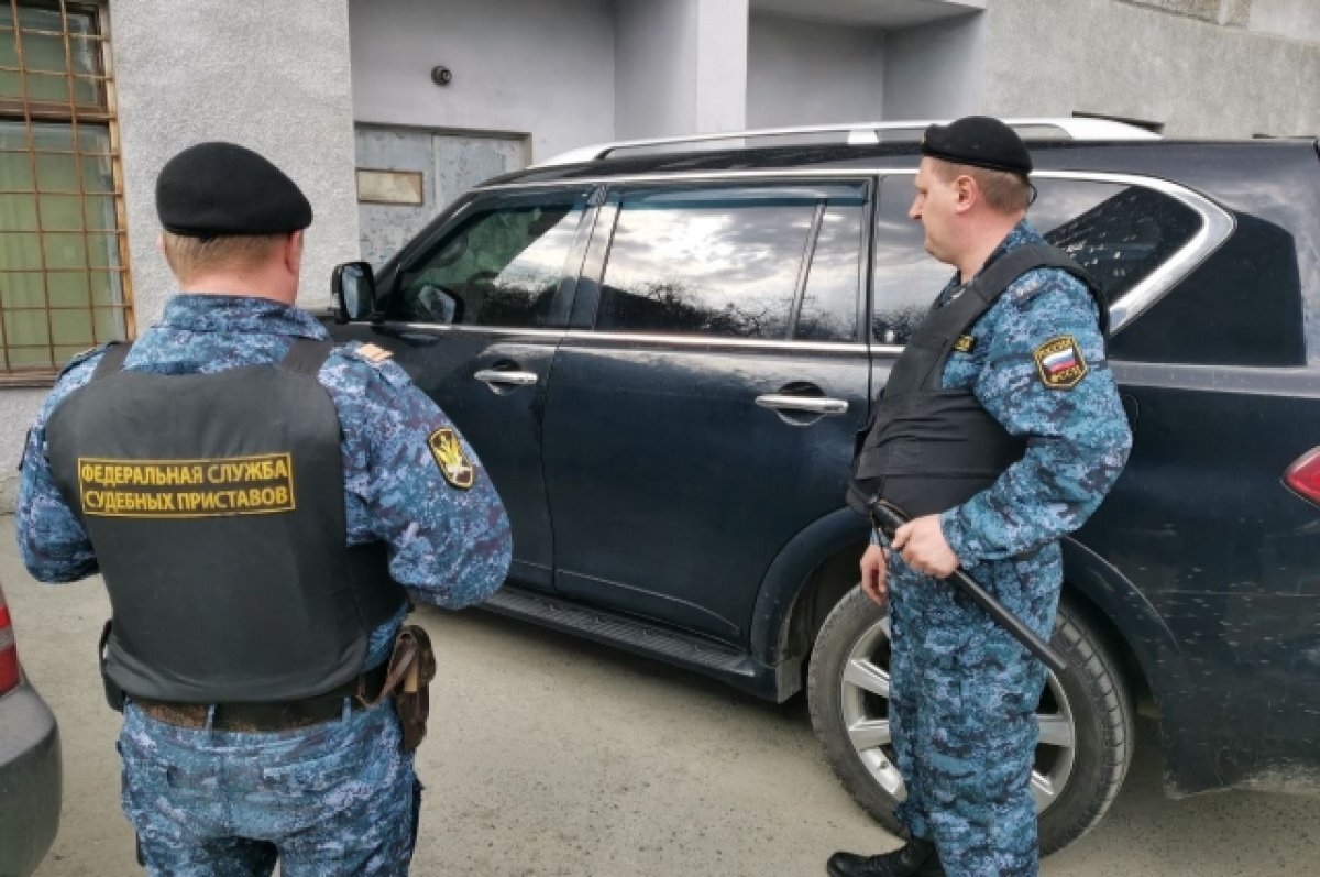    На Урале водитель Infiniti оплатил 30 штрафов ГИБДД после ареста машины