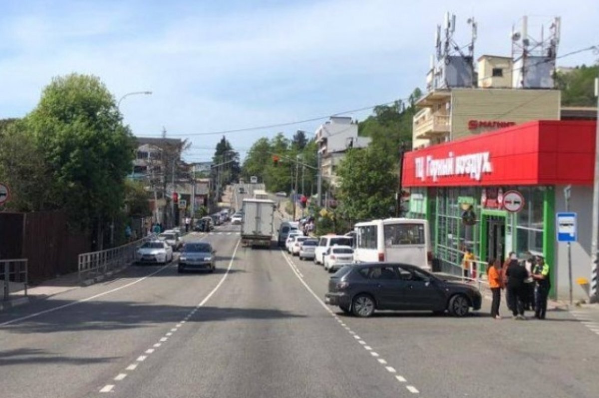    В Сочи женщина-водитель «Мазды» сбила 14-летнего велосипедиста