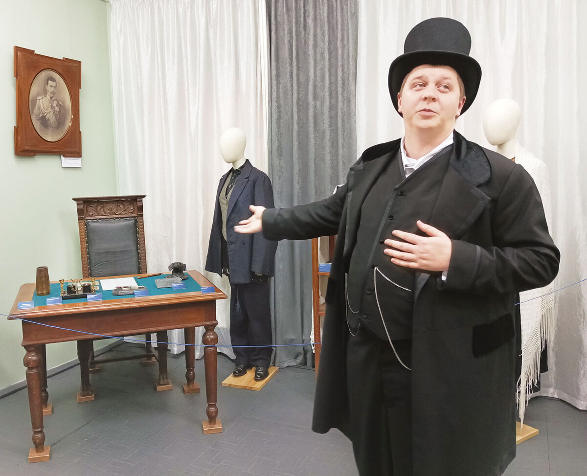 Вот так, из первых уст, от минусинского купца Георгия Сафьянова, можно было послушать рассказ о том, как жили и работали предприниматели XIX – начала XX века (в роли Сафьянова – сотрудник Енисейского музея-заповедника Михаил Гончаров)