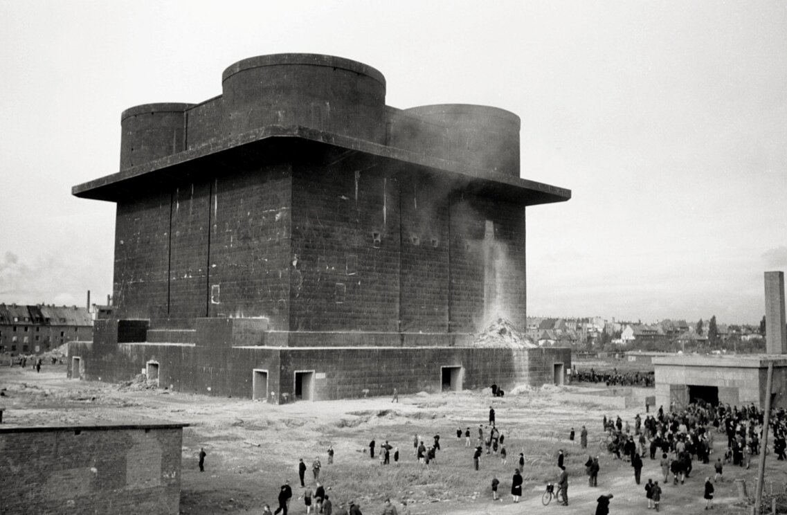 Гигантские башни ПВО