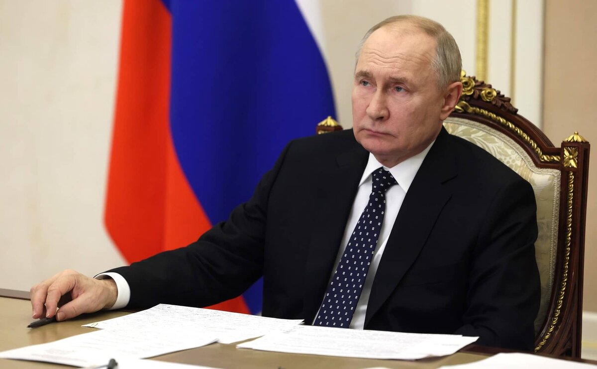 Фото: с сайта Кремля (http://static.kremlin.ru/media/events/photos/big2x/IIAoexJgyPYTpNn4Up6qi054zCQFupec.jpg)