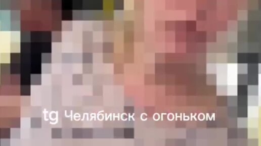 В сети появилось видео, где пьяная женщина устроила разборки с автобусом в Воронеже