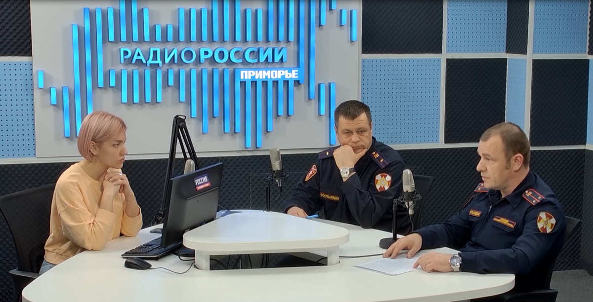 Ника Оле, Иван Хардин, Георгий Уваров в медиастудии ГТРК "Владивосток"