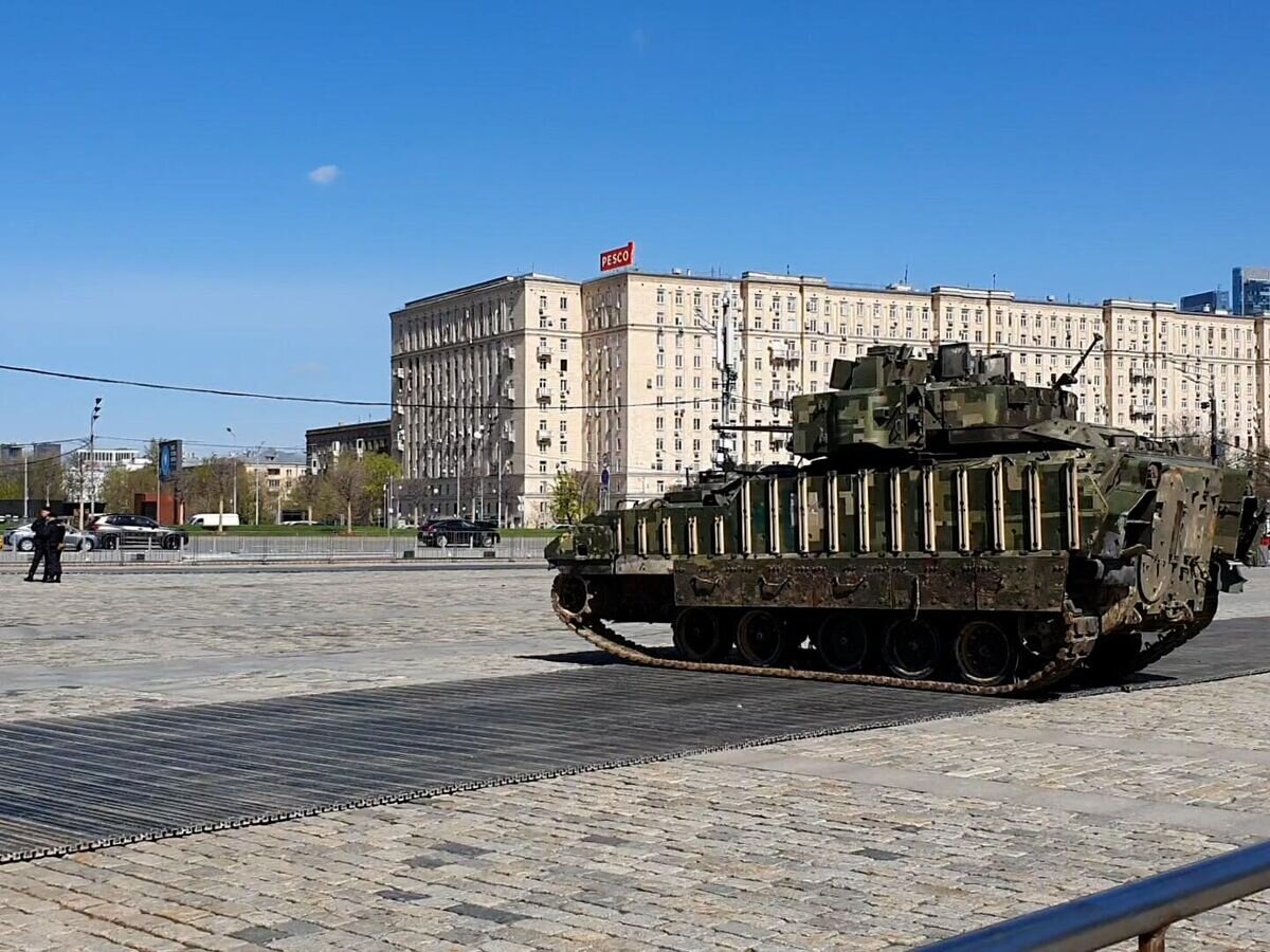    Трофейная техника, захваченная в ходе СВО, на Поклонной горе© РИА Новости