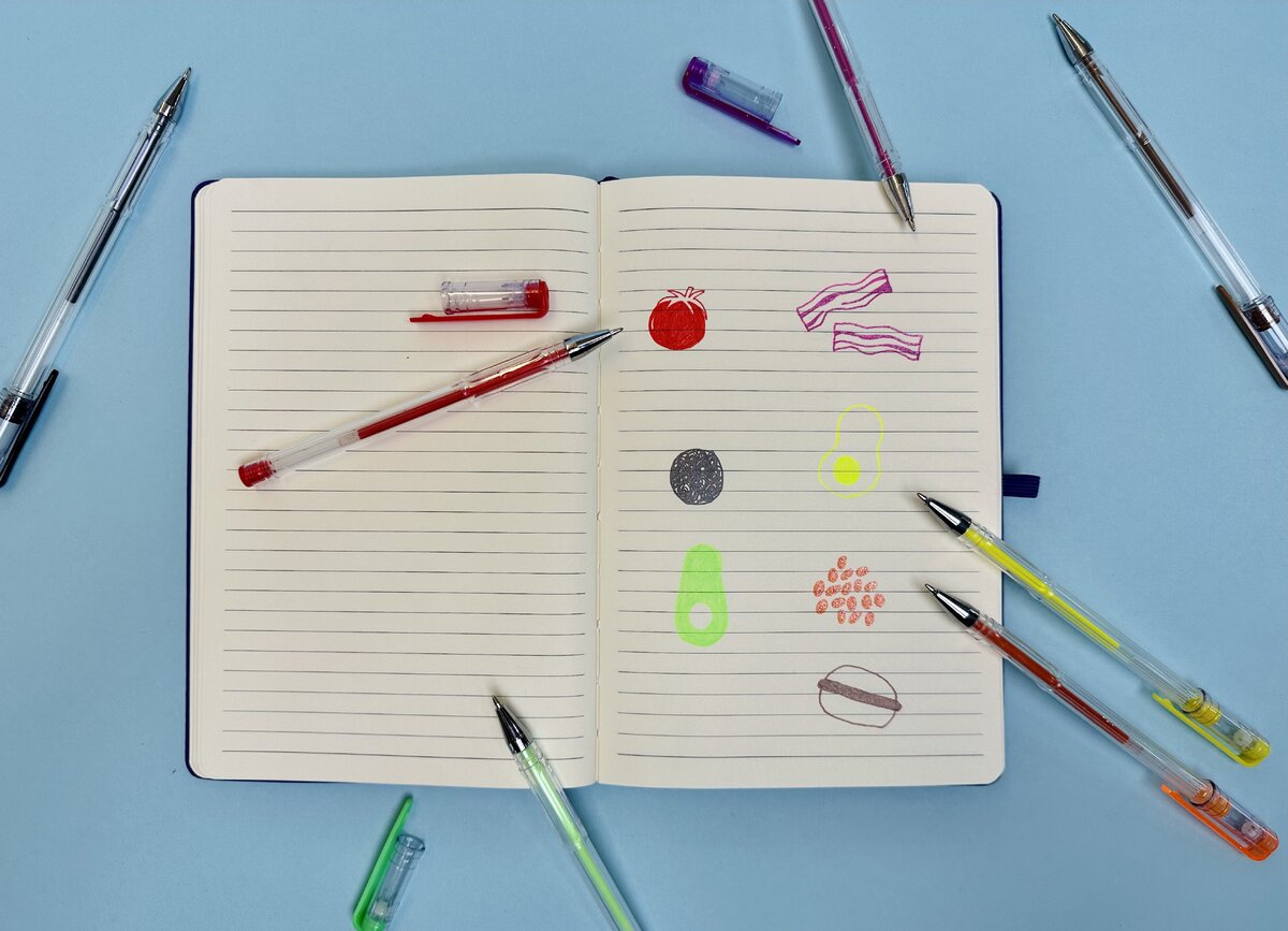 

Ryman настаивал на том, что новые ручки содержат настоящие экстракты бекона, колбасы, жареного яйца и многого другого, и их даже нужно хранить в холодильнике после открытия и использования в течение трех дней.

"Приготовьтесь сделать свой пенал таким же вкусным, как утренний завтрак, так как мы приготовили новый вкусный ассортимент канцелярских принадлежностей, который пахнет достаточно хорошо, чтобы поесть."