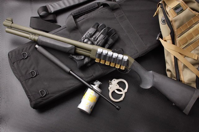 В Твери росгвардейцы проверяют оружейные магазины и владельцев оружия