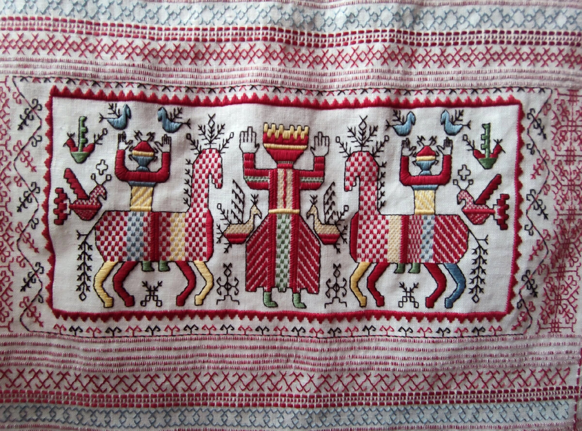 Фрагмент рушника по схеме Екатерины Хохловой "Встрачк весны" 