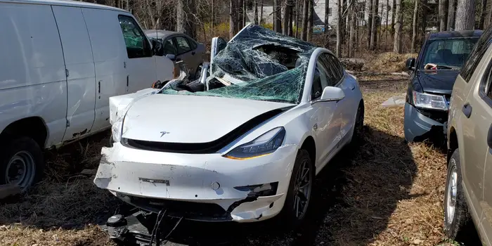 Tesla достигла соглашения с противной стороной по иску от 2018 года по поводу аварии с участием автопилота, в которой погиб сотрудник Apple.-2