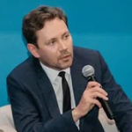 Начальник отдела грузового автомобильного транспорта Департамента государственной политики в области автомобильного и городского пассажирского транспорта Министерства транспорта России Андрей Калитвинцев:
Сергей Михайлович обозначил рост объемов перевозок — это очень важный правильный тезис. Спрос на транспортные грузовые услуги растет. 
Когда мы подходим к вопросу коммерческих перевозок, которые администрирует Министерство транспорта — это коммерческие перевозки прежде всего. Здесь я бы разделял требования, которые предъявляются к  участникам экономической деятельности, осуществляющим перевозки для собственных нужд и к коммерческим перевозчикам.