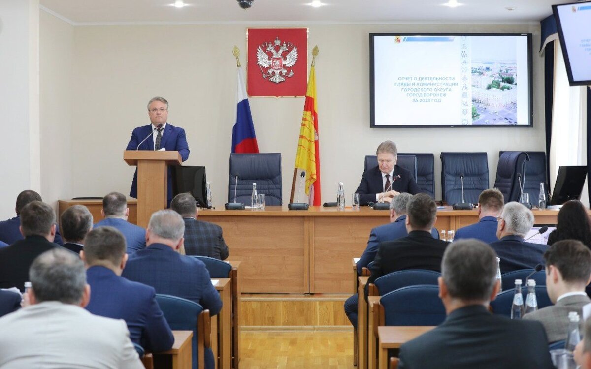    Чтобы привести дороги Воронежа в порядок, нужно 3 млрд рублей в год – мэр Вадим Кстенин Фото из телеграм-канала Вадима Кстенина