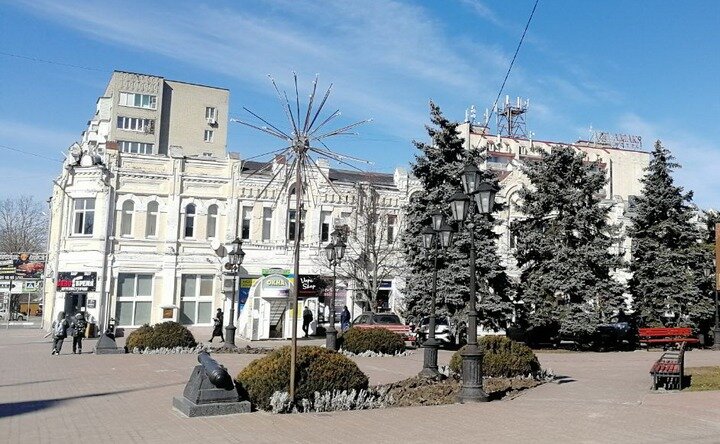 Городской отдел архитектуры в центре Азова. Фото ruffnews.ru