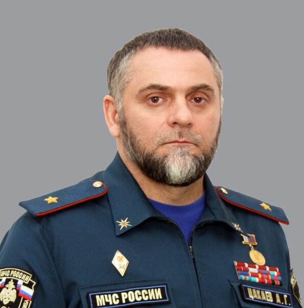    Руководитель МЧС Чечни Алихан Цакаев.