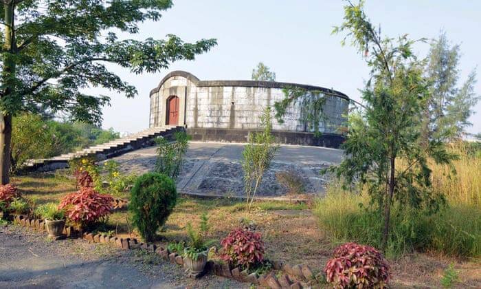 Башня молчания – холм Малабар, Мумбаи. Внешне выглядит довольно безобидно. Фото: goldentriangletour.com