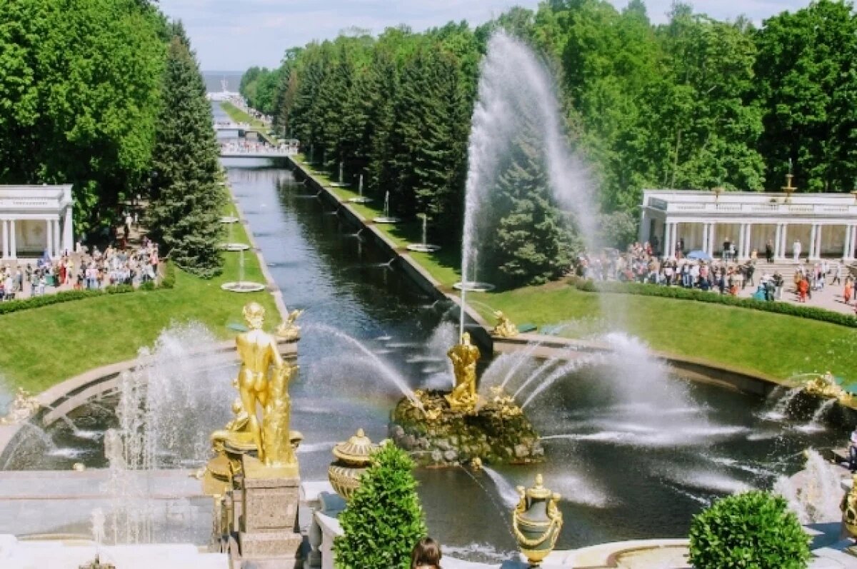    Политолог Безделов назвал российские регионы, которые можно объединить