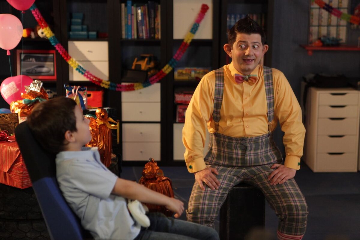 Кадр из фильма "Тот еще Карлосон!" (2012)