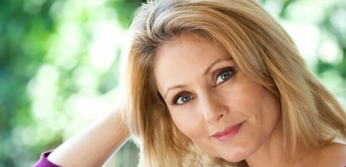 Симпатичная женщина