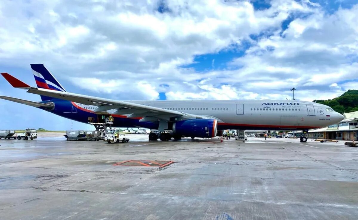   «Аэрофлот» снял полетную программу на Сейшелы на лето. Как это отразится на туристах