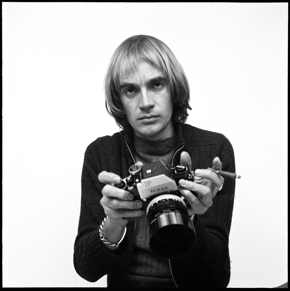 Англичанин Стив Хиетт был одним из легендарных фотографов 1970-х/80-х годов. И прежде всего — фэшн-фотографом.