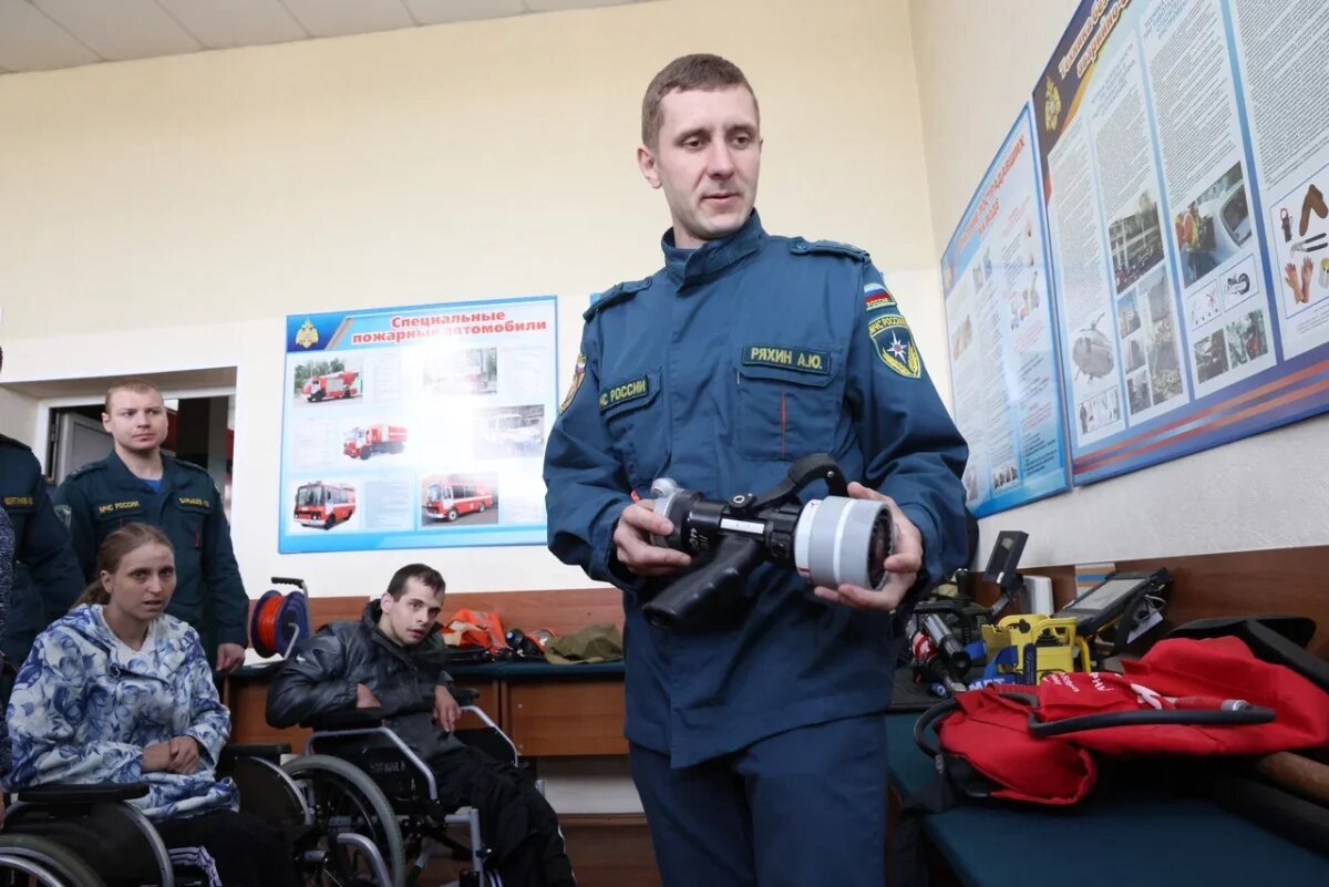 Подопечные Автозаводского ПНИ «перевоплотились» в спасателей МЧС |  Нижегородская правда | Дзен