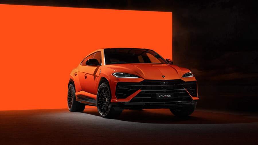 Компания Lamborghini представила Urus SE, первый кроссовер с гибридной силовой установкой в истории марки. Об этом 24 апреля сообщила пресс-служба итальянского автопроизводителя.