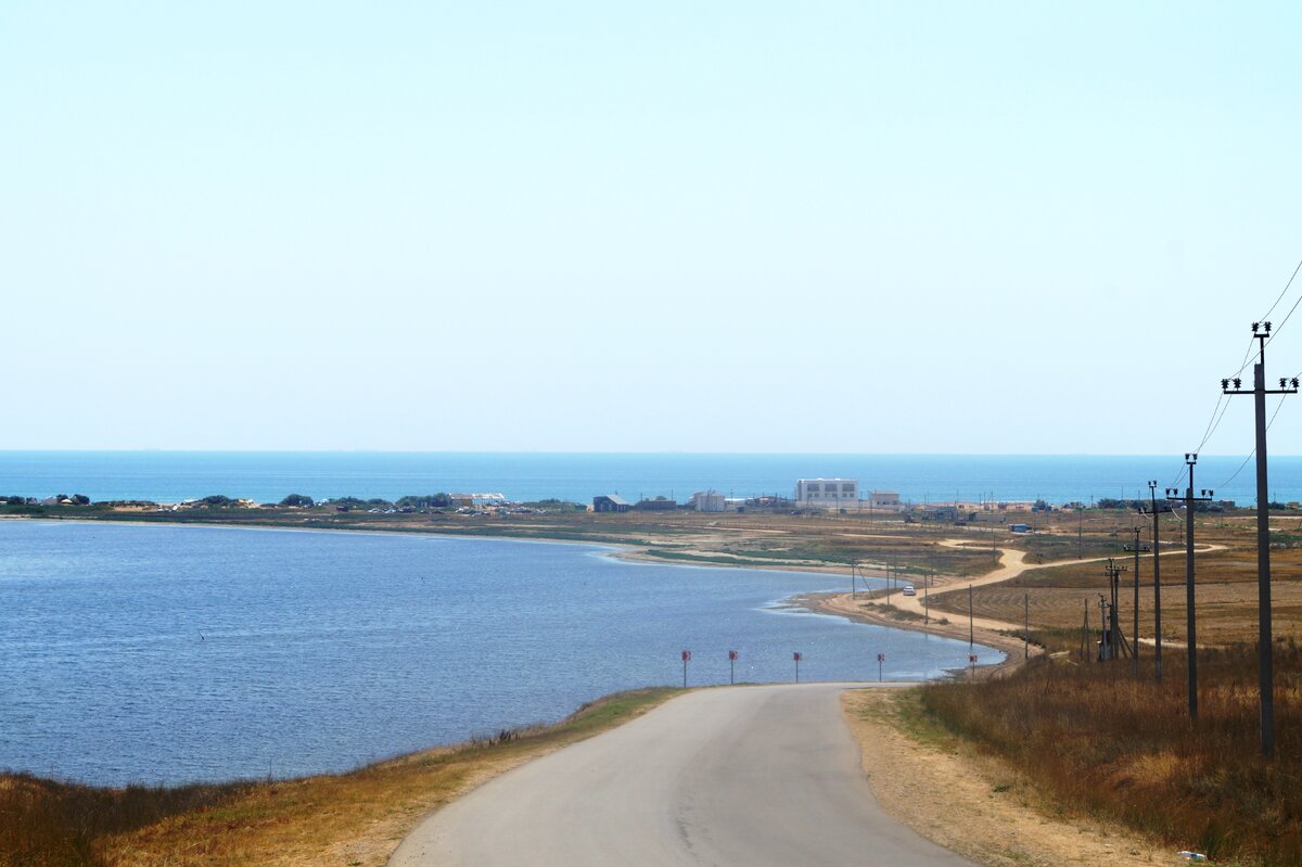 Вид на косу с дороги. п. Веселовка