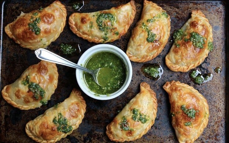 Эмпанадас с соусом