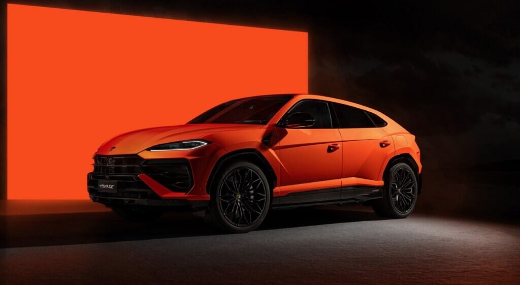    media.lamborghini.com Лариса Максимычева