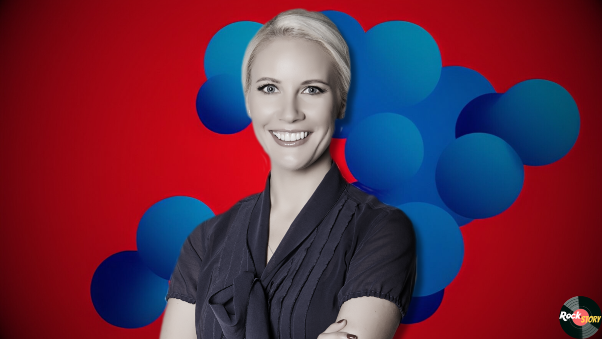 На фотографии: Елена Летучая