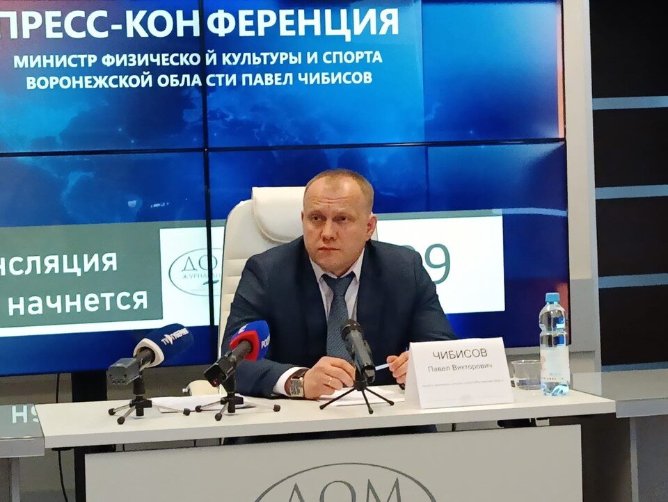    Павел Чибисов уверен, что юные боксеры пока останутся в «Доме ученых», если только здание не признают аварийным. Юрий КОЗЛОВ